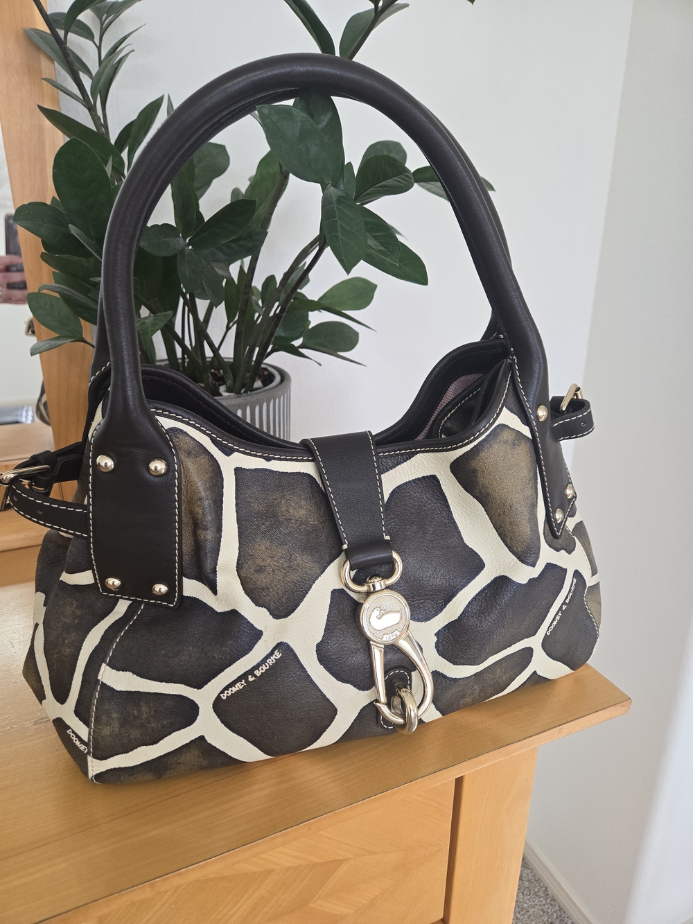 Rare Retired Dooney & Bourke Giraffe Print Belvedere Bag